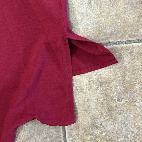 Maroon Dolman Sleeve Loose Fit V Neck Tabbed Sleeve Blouse size M - Picture 5 of 6